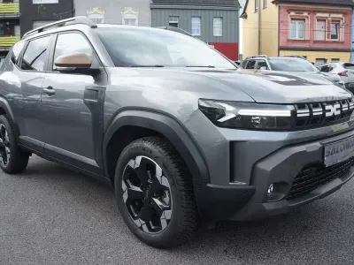 Neu Dacia Duster Extreme 140 PS (102 kW) 2025 Grau SUV