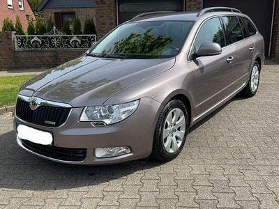 Usata Skoda Superb GreenLine 105 CV (77 kW) 2013 Viola Station wagon