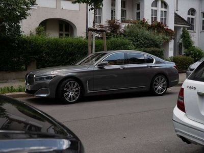 BMW 750