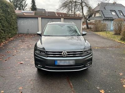Gebraucht VW Tiguan Allspace Highline 150 PS (110 kW) 2020 Grau SUV