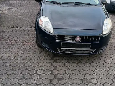 Gebraucht Fiat Grande Punto 65 PS (47 kW) 2009 Blau Kleinwagen