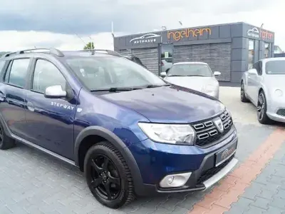 Gebraucht Dacia Logan MCV Celebration 115 PS (84 kW) 2017 Blau Limousine
