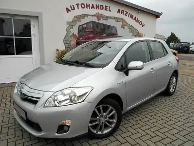 Brugt Toyota Auris Hybrid Life 99 HK (72 kW) 2013 Sølv Sedan