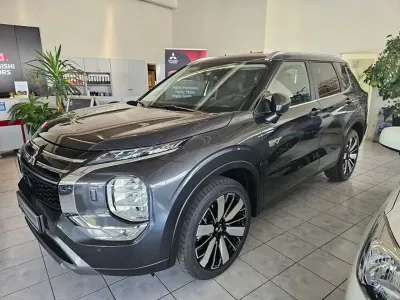 Nowe Mitsubishi Outlander P-HEV Select 306 KM (225 kW) 2026 Szary SUV