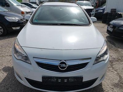 Second-hand Opel Astra Selection 110 CP (80 kW) 2011 Alb Break