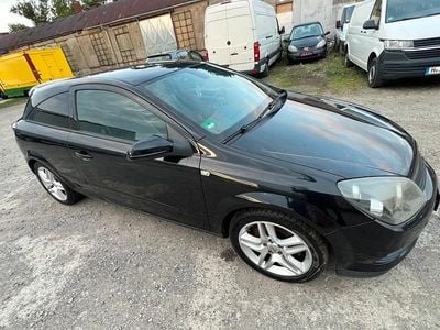 Schwarz Gebraucht 2006 Opel Astra GTC Kleinwagen | 600 €