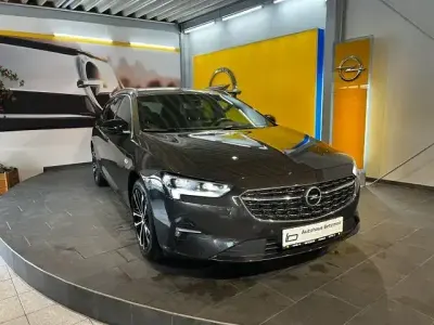 Używany Opel Insignia Ultimate 174 KM (127 kW) 2021 Brązowy Kombi