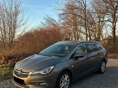 Usado Opel Astra Dynamic 136 HP (100 kW) 2019 Cinzento Carrinha