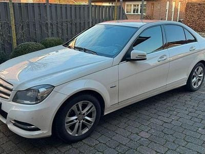 Weiß Gebraucht 2012 Mercedes C220 Avantgarde Limousine | 9.800 € (Etwas zu teuer)