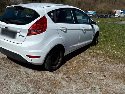 Gebraucht Ford Fiesta 80 PS (58 kW) 2009 Weiß Kleinwagen