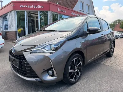 Gebraucht Toyota Yaris Hybrid Play 75 PS (55 kW) 2020 Grau Kleinwagen