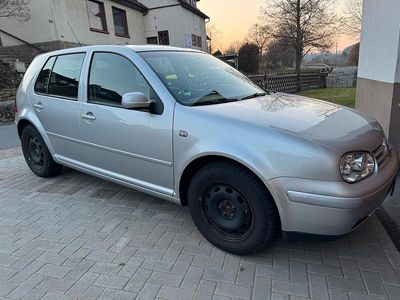 Gebraucht VW Golf IV 105 PS (77 kW) 2003 Kleinwagen