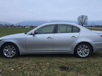 Gebraucht BMW 525 Lifestyle 197 PS (144 kW) 2008 Silber Limousine