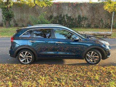 Gebraucht Kia Niro 141 PS (103 kW) 2017 Blau SUV