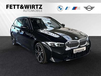 Saphirschwarz metallic Gebraucht 2024 BMW 330 M Sport Kombi | 36.963 € (Superpreis)