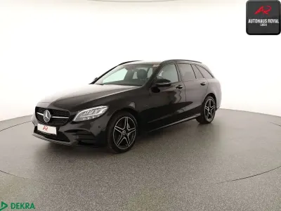 Używany Mercedes C300e AMG 320 KM (235 kW) 2020 Czarny Kombi