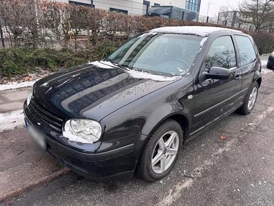 Schwarz Gebraucht 2003 VW Golf IV Kleinwagen | 1.850 € (Guter Preis)