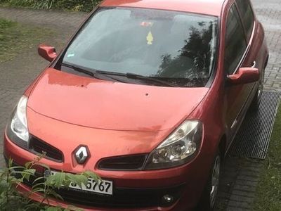 gebraucht Renault Clio mit Wenig KM und neue TÜV