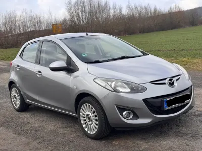 Gebraucht Mazda 2 86 PS (63 kW) 2010 Silber Kleinwagen