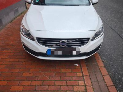 Weiß Gebraucht 2017 Volvo V60 Linje Svart Kombi | 11.000 € (Fairer Preis)