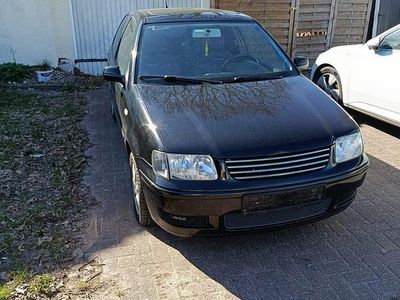 Gebraucht VW Polo 60 PS (44 kW) 2001 Schwarz Kleinwagen