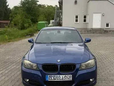 Gebraucht BMW 320 Sport Line 170 PS (125 kW) 2009 Blau Limousine