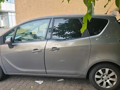 Gebraucht Opel Meriva 110 PS (80 kW) 2011 Braun Van / Kleinbus
