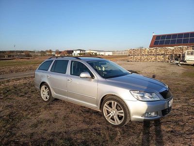 Gebraucht Skoda Octavia Ambition 122 PS (89 kW) 2012 Silber Kombi