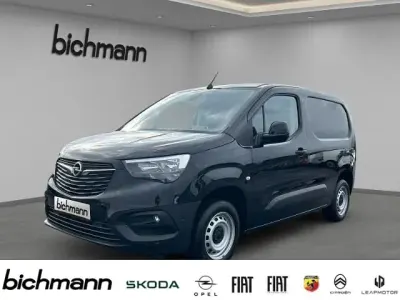Używany Opel Combo 110 KM (80 kW) 2023 Czarny Minivan