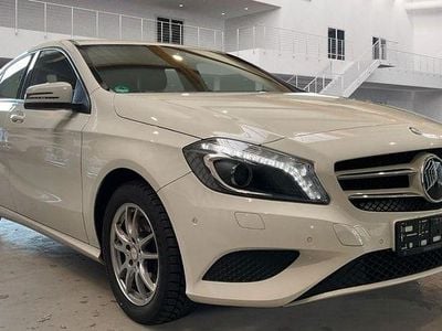 Usata Mercedes A180 Style 122 CV (89 kW) 2015 Bianco Berlina