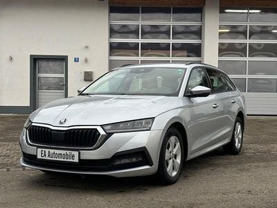 Silber Gebraucht 2023 Skoda Octavia Ambition Kombi | 14.799 € (Guter Preis)