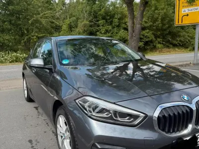 Gebraucht BMW 118 Sport Line 136 PS (100 kW) 2020 Grau Kleinwagen