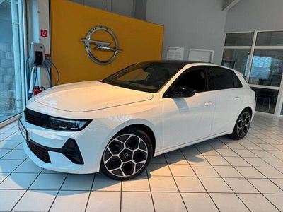 Weiß Gebraucht 2024 Opel Astra Ultimate Limousine | 26.490 € (Etwas zu teuer)