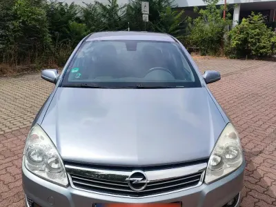 Gebraucht Opel Astra 2009 Grau Limousine