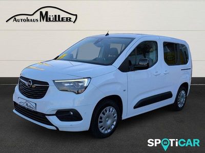 Gebraucht Opel Combo Life Elegance 131 PS (96 kW) 2022 Jade weiss/arktis weiss Van / Kleinbus