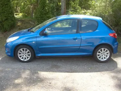 Gebraucht Peugeot 206+ 75 PS (55 kW) 2009 Blau Kleinwagen