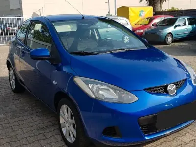 Używany Mazda 2 Inclusive 75 KM (55 kW) 2009 Niebieski Hatchback