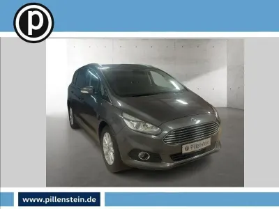 Gebraucht Ford S-MAX Titanium 160 PS (117 kW) 2017 Grau Van / Kleinbus