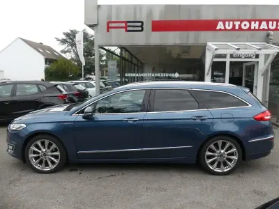 Gebraucht Ford Mondeo Vignale 179 PS (131 kW) 2018 Blau Limousine