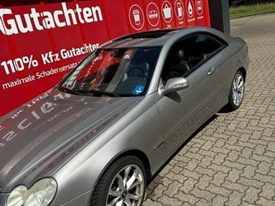 Grau Gebraucht 2005 Mercedes E200 Limousine | 4.850 € (Fairer Preis)