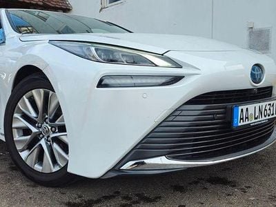 Gebraucht Toyota Mirai Executive 182 PS (133 kW) 2022 Frozen white Limousine