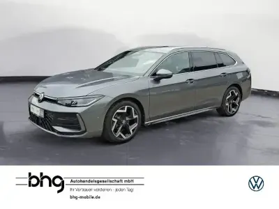 Gebraucht VW Passat R-line 150 PS (110 kW) 2025 Grau Kombi