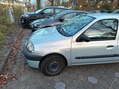 Gebraucht Renault Clio II 58 PS (42 kW) 1998 Silber Kleinwagen