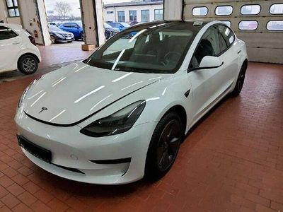 Weiss (metallic) Gebraucht 2022 Tesla Model 3 RWD Limousine | 25.750 € (Guter Preis)