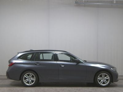 BMW 330e