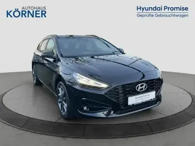 Gebraucht Hyundai i30 Advantage 140 PS (102 kW) 2024 Schwarz Kombi