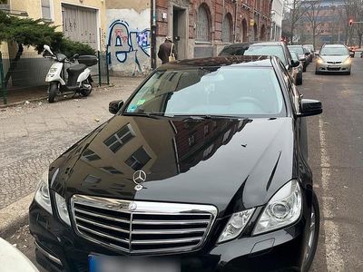 Schwarz Gebraucht 2012 Mercedes E220 Avantgarde Limousine | 10.500 € (Fairer Preis)