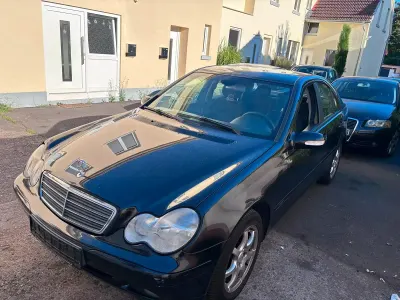 Gebraucht Mercedes C200 122 PS (89 kW) 2004 Schwarz Limousine