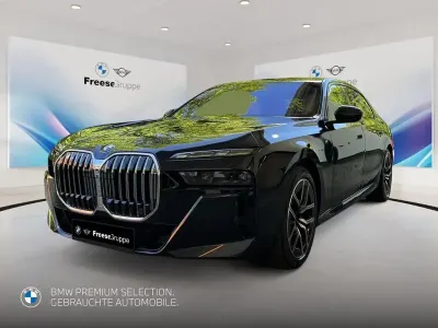 Gebraucht BMW 740 Shadowline 299 PS (219 kW) 2025 Schwarz Limousine