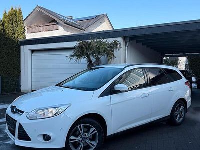 Weiß Gebraucht 2013 Ford Focus Kombi | 4.500 € (Fairer Preis)